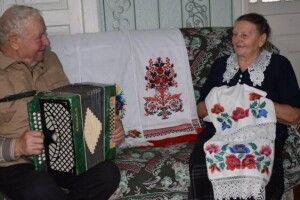 Кохання, міцне як ліс: шість десятиліть подружнього щастя родини Пасевичів з Волині