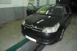 Позбулися автівок через приховування сигарет (фото, відео)