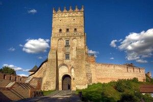 Сьогодні у Луцьку вшанують пам'ять дітей, які загинули внаслідок ворожої атаки