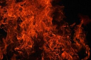 У Луцькому районі горіла хата, молодий господар із тяжкими опіками у лікарні  
