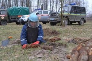 Виклав піраміду зі… снарядів