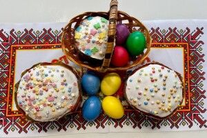 Волинські рятувальниці показали, які у них вдалися паски (Фото)