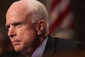 Сенатор Маккейн вирішив припинити лікування раку