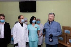 Вінницьких медиків і педагогів протестують безкоштовно – Порошенко передав 5 тисяч ІФА-тестів 