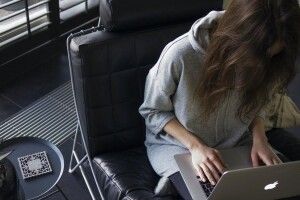 Від сидячого способу життя люди значно швидше старіють