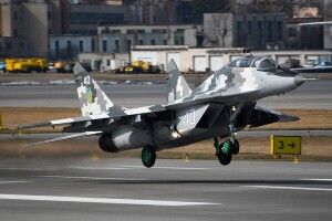 США та Польща обговорюють постачання винищувачів Україні