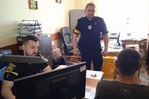 Ґвалтував 8-річну дівчинку і знімав порно: у Львові затримали педофіла