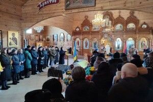 За нього тепер воюють брати: у Ківерцях провели в останню дорогу юного Героя (Фото)