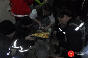У рівненському супермаркеті рятувальники витягали руку дівчини з м’ясорубки (фото+відео)