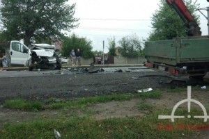 Моторошна ДТП під Луцьком: людей вирізають з розтрощеного авто