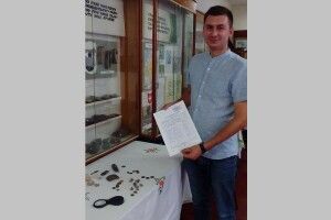 Волинянин передав у музей 38 предметів старовини