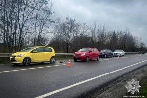 У Луцьку автівка підбила другу, а та «наздогнала» третю (Фото)