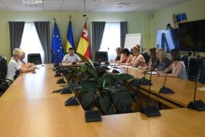 Чи заборонять у Луцькій громаді співати, грати й кричати на балконах?