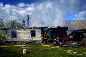 Сьогодні на Ковельщині горіла дерев’яна хата