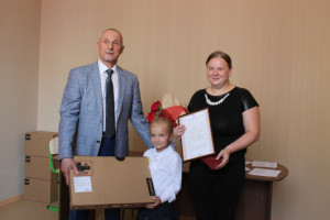 Волинський губернатор пообіцяв доньці загиблого під Іловайськом Героя подарунок і в її кімнату