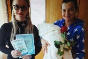 У пологовому відділенні Камінь-Каширської райлікарні видано ювілейне свідоцтво про народження