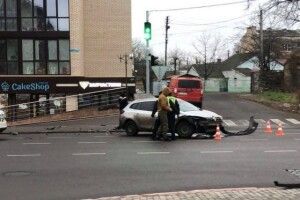 У Луцьку сталася ДТП: зіткнулися Renault і Skoda (Відео)