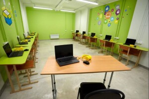 В Україні нарешті зʼявилася перша підземна школа