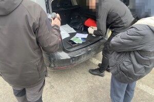 14 000 доларів США за переправлення чоловіків за кордон – на Волині викрили членів організованої злочинної групи (Фото)