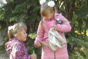 «Боюся зі школи йти додому. Постійно від обстрілів треба кудись ховатися», - першокласниця зі Світлодарська