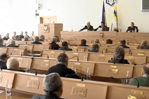 Облради масово приймають заполітизовані рішення за межами їх компетенції