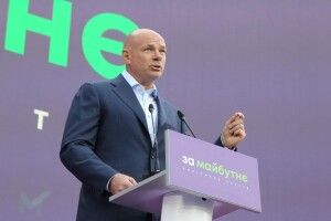 Партія Ігоря Палиці найбільше витратила на рекламу у серпні – Чесно