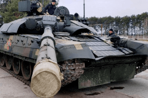 На полігоні випробовують модернізований танк Т-72