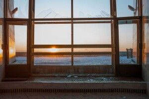 У Києві внаслідок російської атаки пошкоджено музей у підніжжі монумента «Батьківщина-мати»