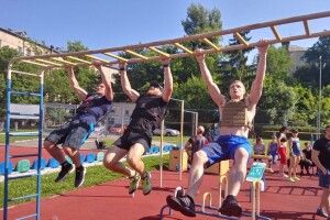 У Луцьку «універсальні» спортсмени збирали гроші для дітей загиблих українських воїнів 
