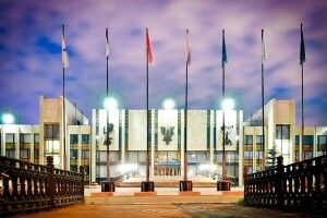 Студенти та викладачі МДІМВ записали звернення до Путіна проти війни з Україною