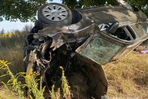 На Волині 18-річна водійка в'їхала в дерево – усі в авто постраждали