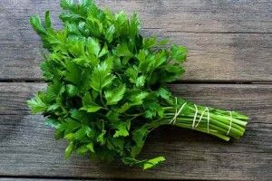 Після COVID-19 радять їсти менше петрушки