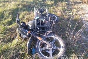 На Рівненщині мотоцикліст з’їхав у кювет та перекинувся (Фото)