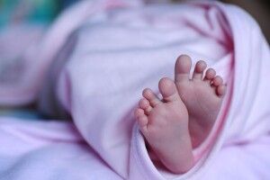 Боровся за життя 5 днів: від коронавірусу помер 6-місячний малюк