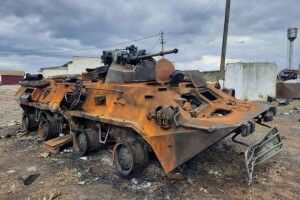 Військові показали, як з дронів нищили російські танки (Відео)