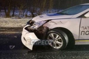 У Києві «поцілувалися» дві автівки патрульних поліцейських