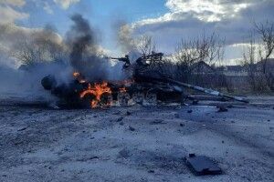 Половину російської техніки у Харкові вже знищено: головне з брифінгу Арестовича