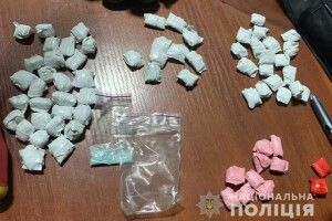 80 закладок: у Луцькому районі поліцейські викрили  збувача наркоти 