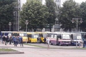 Рівненські перевізники вийшли на акцію протесту