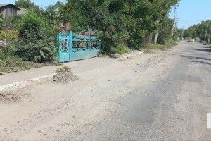 На Волині мешканці одного з селищ жаліються на халтурний ремонт дороги