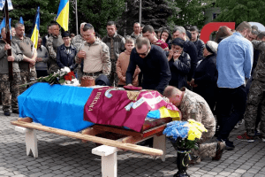 Скорботний кортеж вже біля дому Героя: повідомили, коли на Волині попрощаються з полеглим воїном