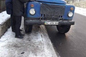 У Луцьку муніципали карають водіїв, які неправильно паркуються 
