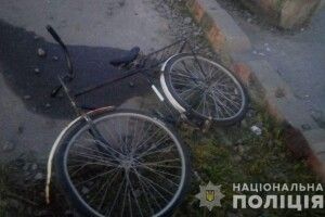 Поїзд збив хлопця на велосипеді: дитина загинула (Фото 18+)
