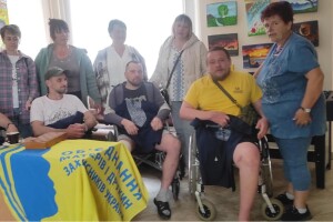 Дружини Героїв з Волині подарували вишиванки для поранених Воїнів