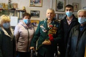 96-річного ветерана-льотчика привітали з Днем перемоги над нацизмом (Фото)