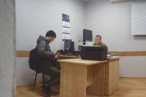 Як ввічливий житель Рівненщини давав хабар на пункті пропуску «Устилуг» (Відео)