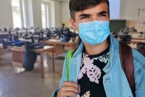 В Україні за добу виявили ще 12 тисяч заражень Covid. Де найбільше
