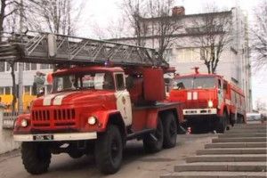 Лучани вимагають купити пожежну автодрабину, аби можна було ловити червоного півня на верхніх поверхах хмародряпів