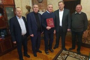 Привітали волинського аграрія, який відпрацював у галузі понад пів століття