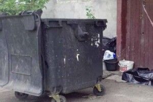 У Франківську в смітнику знайшли немовля: за його життя борються медики